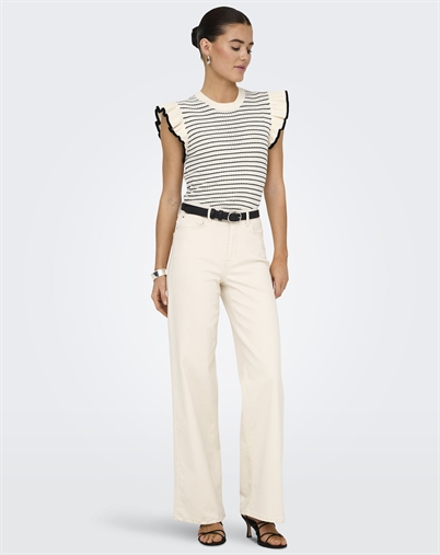 JDY - JDYCarice Frill Pullover Top - Cloud Dancer/Black